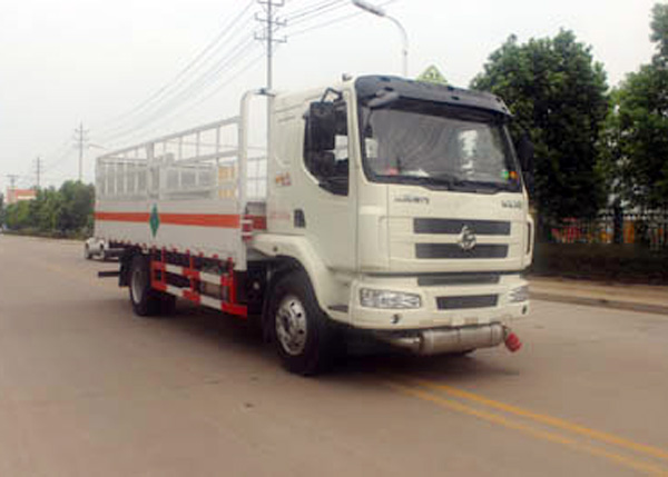 柳汽乘龍6.6米11噸氣瓶運(yùn)輸車(chē)